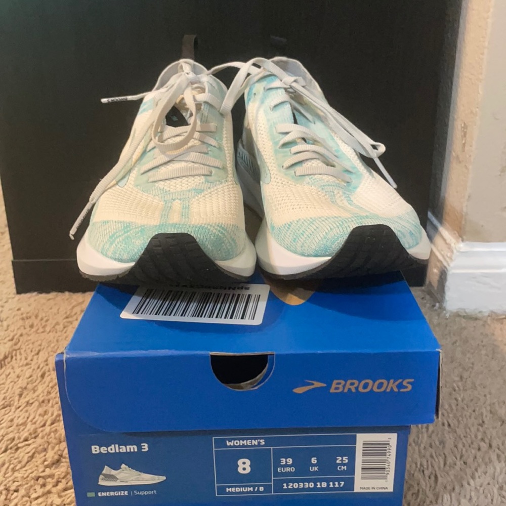 Brooks running shoes size 8